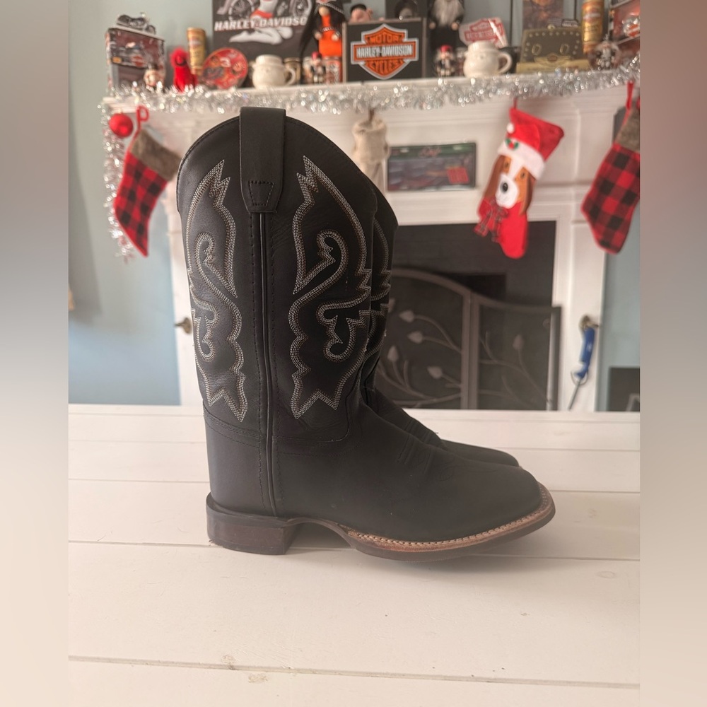 SOLD! Black Cody James Cowboy Boots!